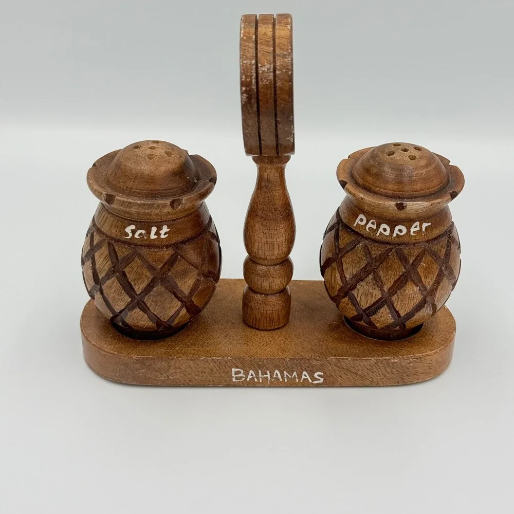 Vtg Bahamas Pineapples Hand Carved Wood Salt & Pepper‎ Shaker Set With Stand